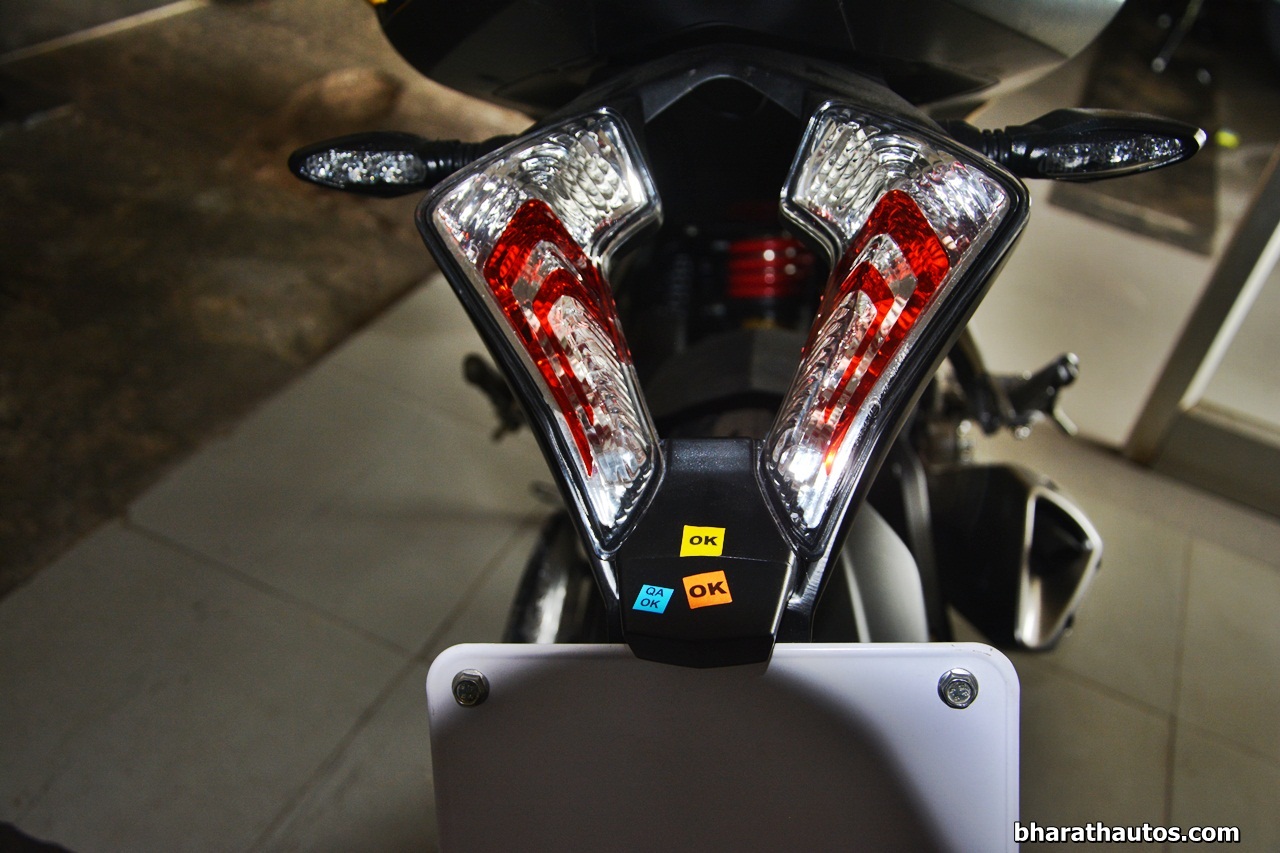 Bajaj pulsar rs cheap 200 back light